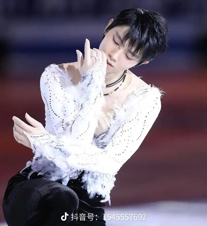 羽生结弦.#花样滑冰  #宝藏男孩   #幸得识卿桃花面,从 - 抖音